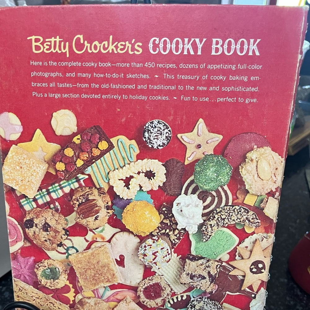 Vintage (1963) Betty Crocker holiday cookbook